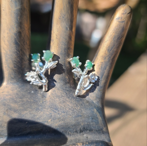 Emerald Sterling floral earrings - Picture 9 of 9